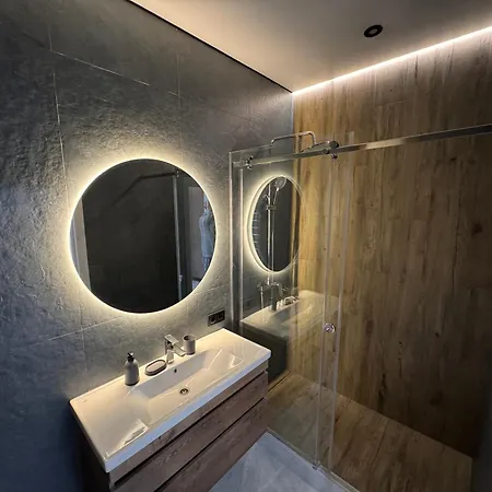 Sky Terrace Apartmens 3-252